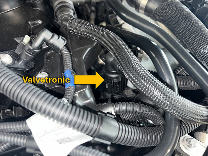 close up of valvetronic on BMW 2.0L (B48) Mild-hybrid GDI engine