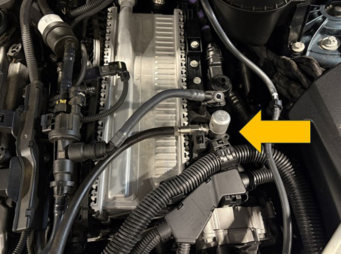 AE04 adaptor in vacuum port