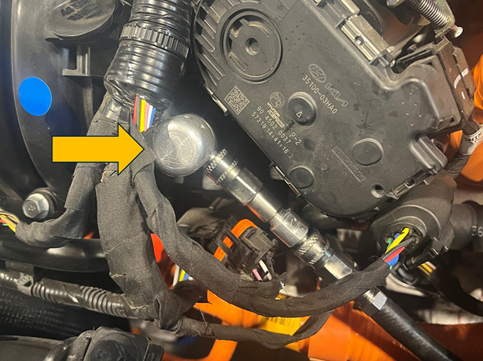 AE04 adaptor plugged into the MAP sensor